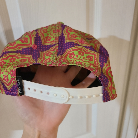 Gender neutral hat - Picture 3 of 4